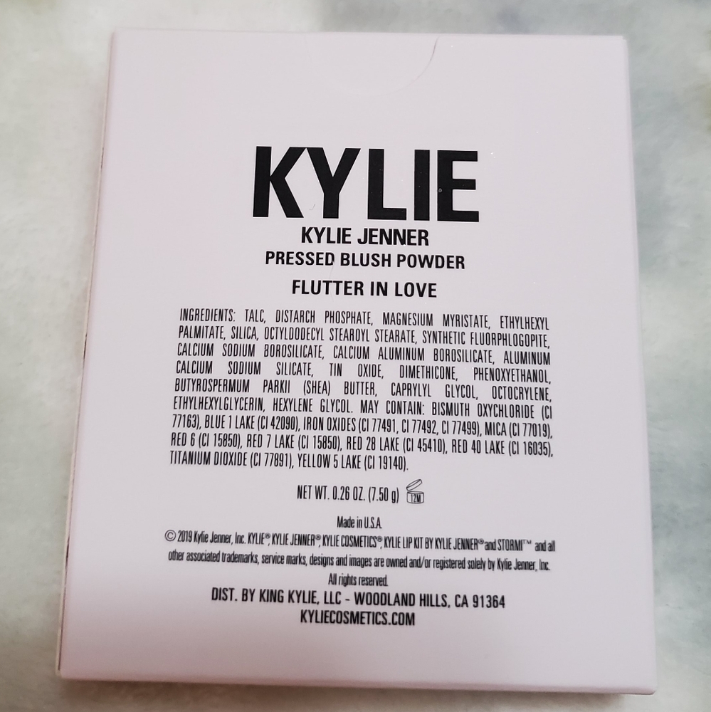🦋 New Kylie x Stormi Flutter Blush - Picture 4 of 9